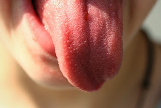 tongue scraping